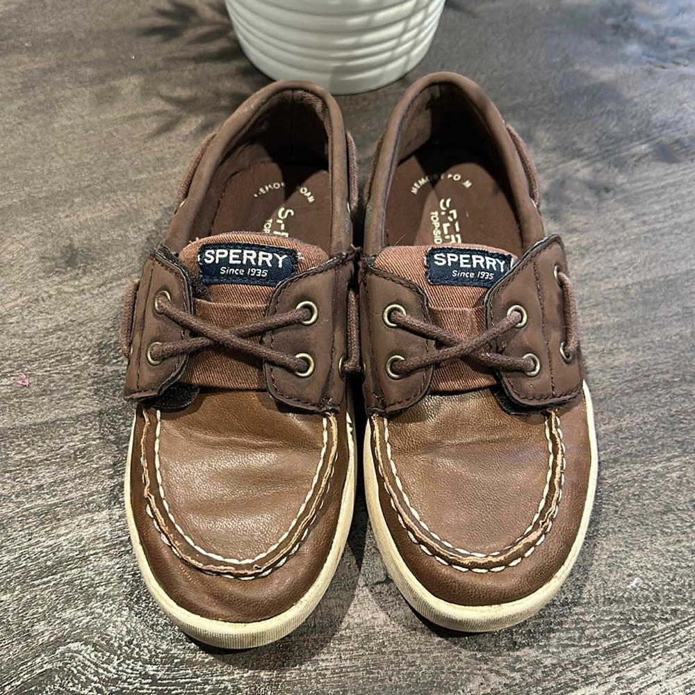 Sperry size 12m
